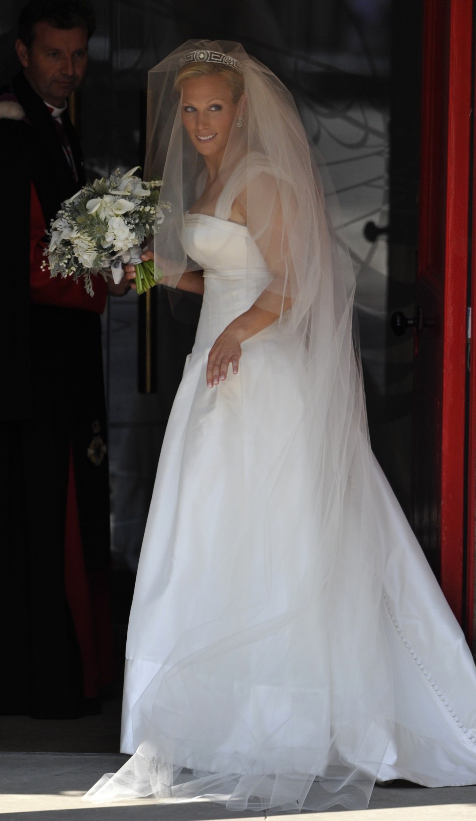 140628-zara-phillips-and-mike-tindall-wedding